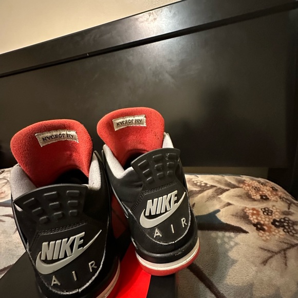 Jordan Retro Bred 4 Size 9 - Picture 7 of 8